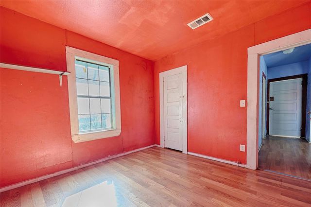 314 Baumgarten Street, Schulenburg, TX 78956