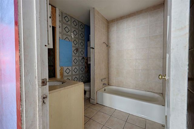 314 Baumgarten Street, Schulenburg, TX 78956