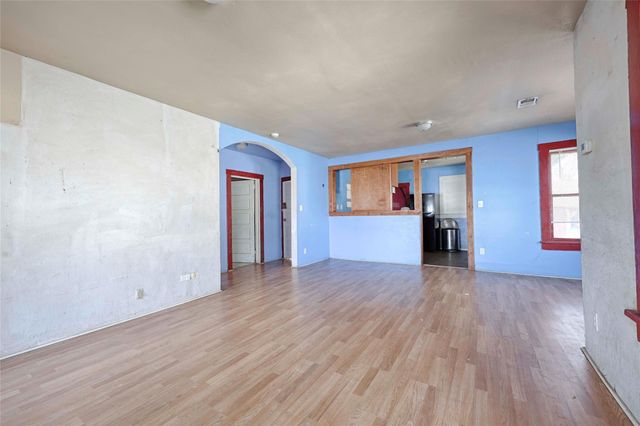 314 Baumgarten Street, Schulenburg, TX 78956