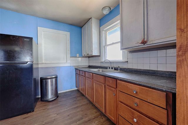 314 Baumgarten Street, Schulenburg, TX 78956