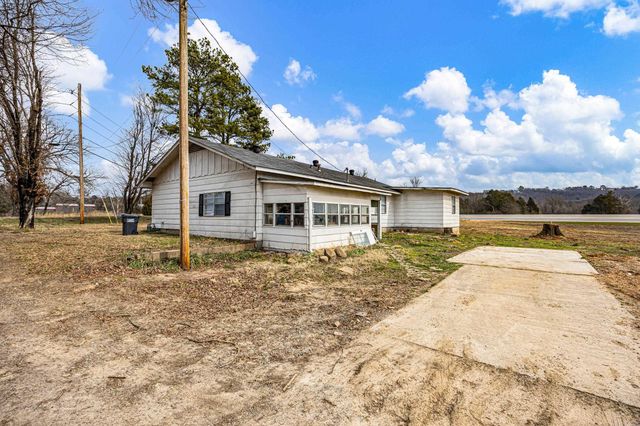 2706 AR 124 Highway, Russellville, AR 72802