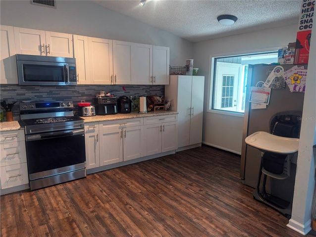 37654 EILAND BOULEVARD, Zephyrhills, FL 33542