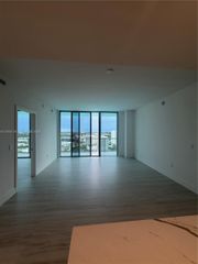 2411 Laguna Circle 2409, North Miami, FL 33181