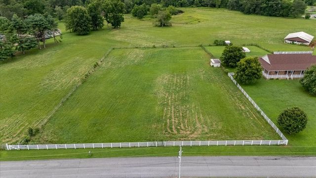 158 Big Springs Rd, Lawrenceburg, TN 38464