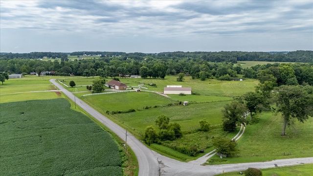 158 Big Springs Rd, Lawrenceburg, TN 38464