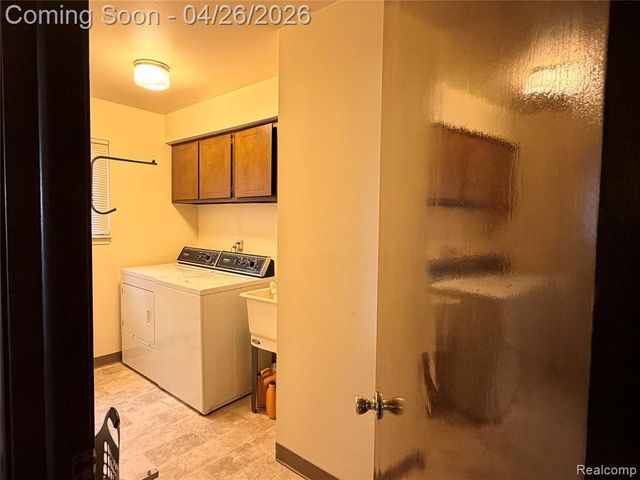 35774 Annette Drive, Sterling Heights, MI 48310