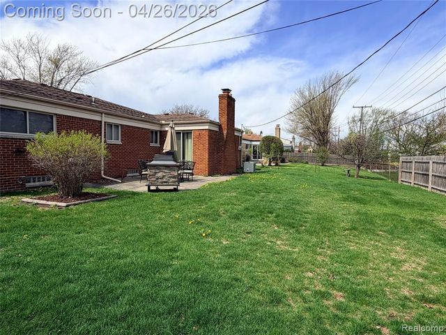 35774 Annette Drive, Sterling Heights, MI 48310