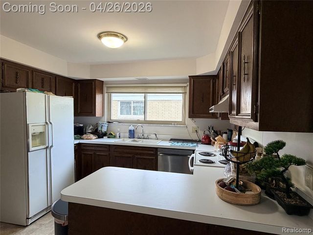 35774 Annette Drive, Sterling Heights, MI 48310