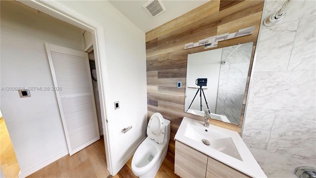 2211 Cleveland St, Hollywood, FL 33020