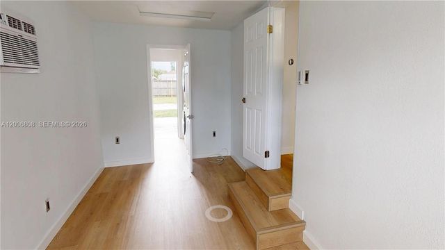 2211 Cleveland St, Hollywood, FL 33020