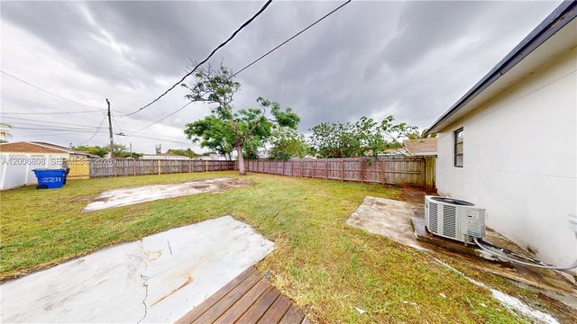 2211 Cleveland St, Hollywood, FL 33020