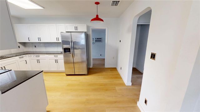 2211 Cleveland St, Hollywood, FL 33020