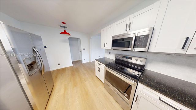 2211 Cleveland St, Hollywood, FL 33020