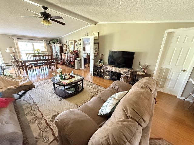 2364 Geedsville Rd, Bradyville, TN 37026
