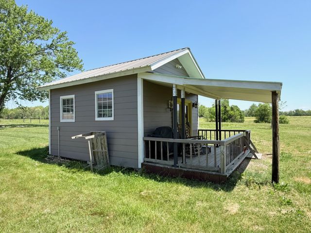 2364 Geedsville Rd, Bradyville, TN 37026