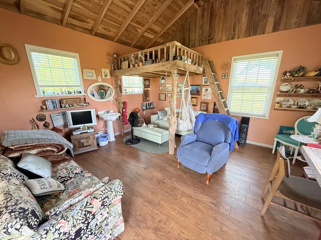 2364 Geedsville Rd, Bradyville, TN 37026