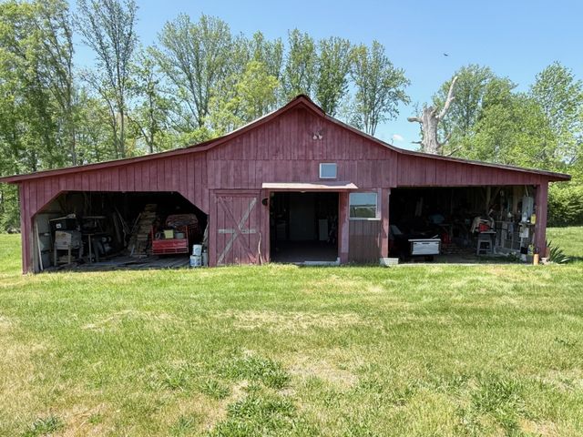 2364 Geedsville Rd, Bradyville, TN 37026