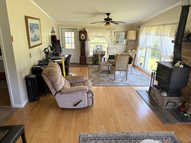 2364 Geedsville Rd, Bradyville, TN 37026