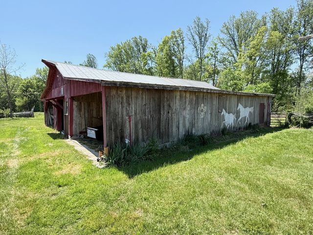 2364 Geedsville Rd, Bradyville, TN 37026
