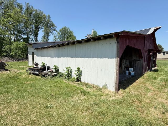 2364 Geedsville Rd, Bradyville, TN 37026
