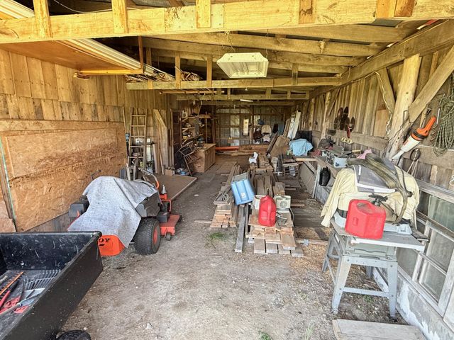 2364 Geedsville Rd, Bradyville, TN 37026