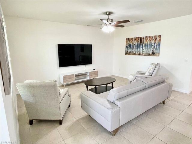 604 SW 26th ST, Cape Coral, FL 33914