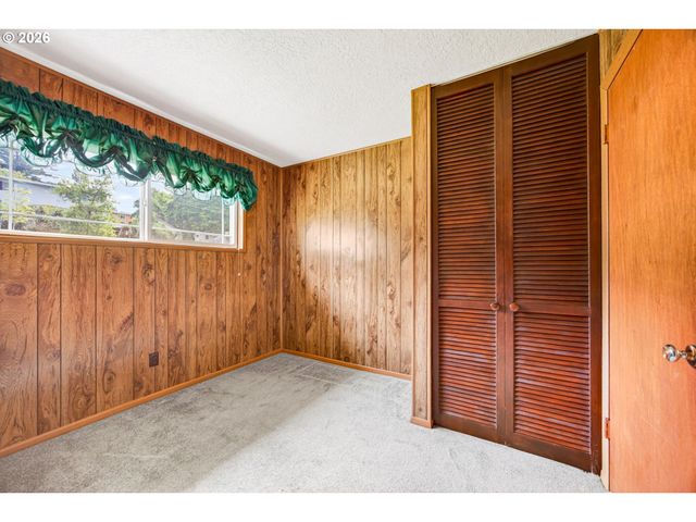 4934 Se Malden Dr, Portland, OR 97206