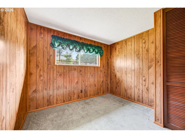 4934 Se Malden Dr, Portland, OR 97206