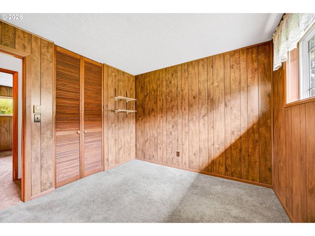 4934 Se Malden Dr, Portland, OR 97206