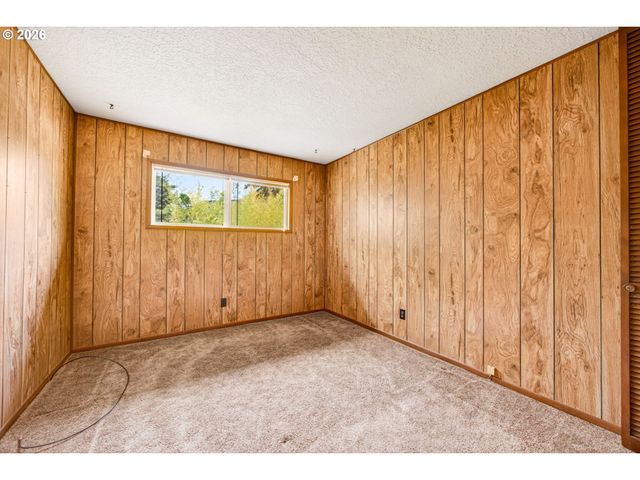 4934 Se Malden Dr, Portland, OR 97206