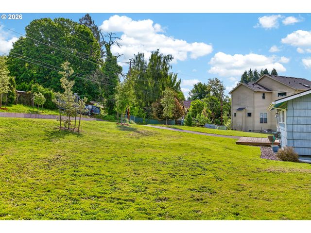 4934 Se Malden Dr, Portland, OR 97206