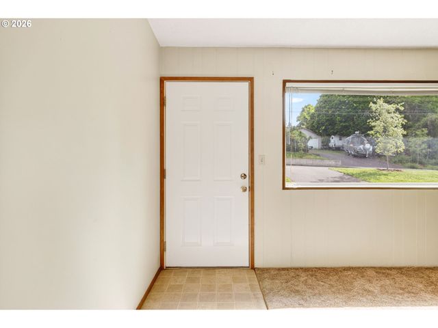 4934 Se Malden Dr, Portland, OR 97206