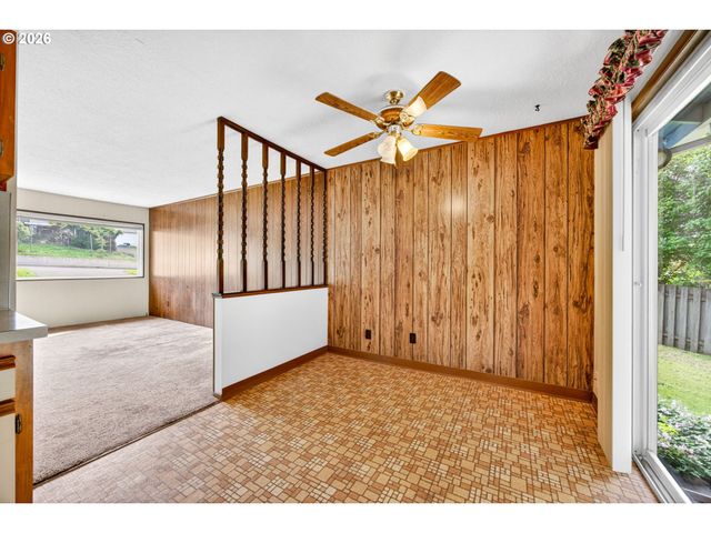 4934 Se Malden Dr, Portland, OR 97206