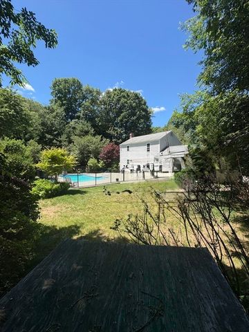 35 Houde St, Marlborough, MA 01752