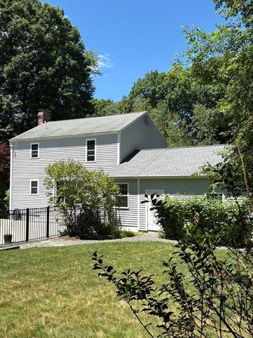 35 Houde St, Marlborough, MA 01752