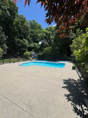 35 Houde St, Marlborough, MA 01752