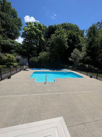 35 Houde St, Marlborough, MA 01752