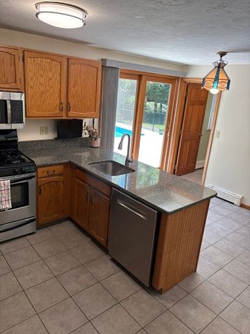 35 Houde St, Marlborough, MA 01752
