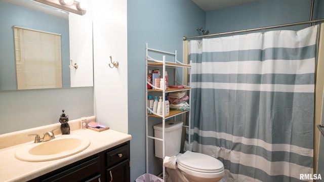5209 CARLTON Drive, Springfield, IL 62703
