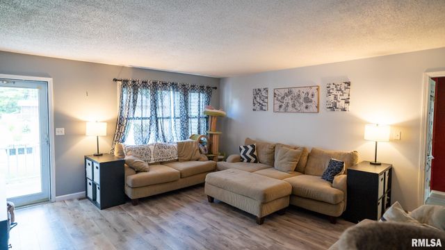 5209 CARLTON Drive, Springfield, IL 62703