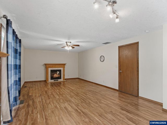 4554 Jan Ree Dr NE, Salem, OR 97305