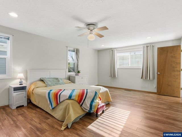 4554 Jan Ree Dr NE, Salem, OR 97305