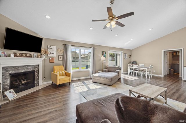 202 Diamond Lane, Crawfordsville, IN 47933