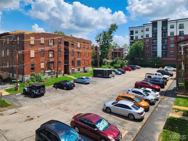 5567 Pershing Avenue 2W, St Louis, MO 63112