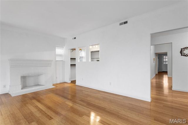 5567 Pershing Avenue 2W, St Louis, MO 63112