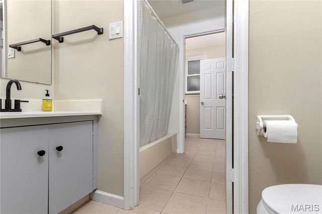 5567 Pershing Avenue 2W, St Louis, MO 63112
