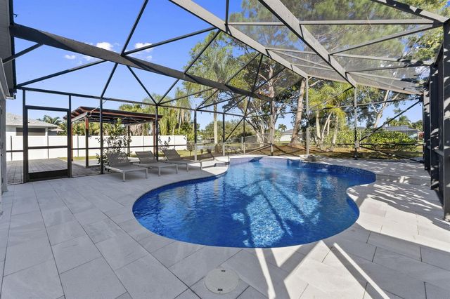2471 SE Leithgow Street, Port St. Lucie, FL 34952