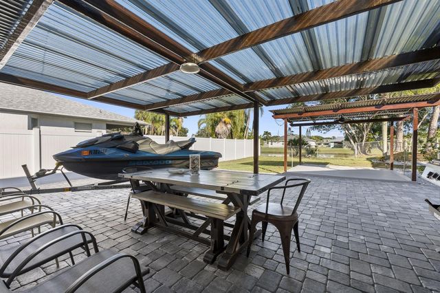2471 SE Leithgow Street, Port St. Lucie, FL 34952