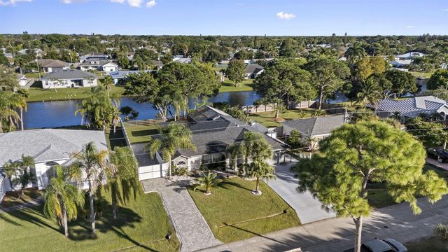 2471 SE Leithgow Street, Port St. Lucie, FL 34952