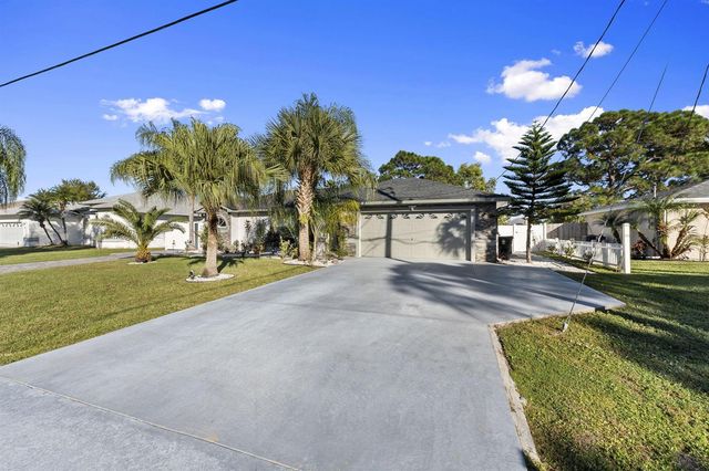 2471 SE Leithgow Street, Port St. Lucie, FL 34952